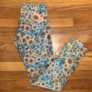 Teeki Yoga Pants Size Medium